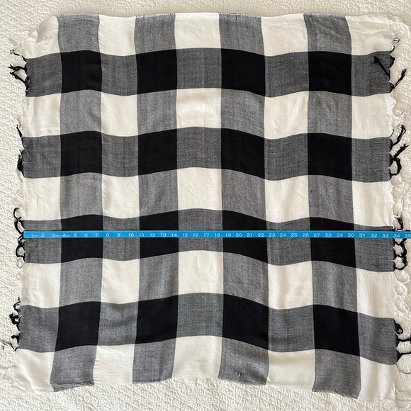 Urban Outfitters Gingham Utah Plaid Checkered Scarf Black White Fringe - Picture 5 of 7